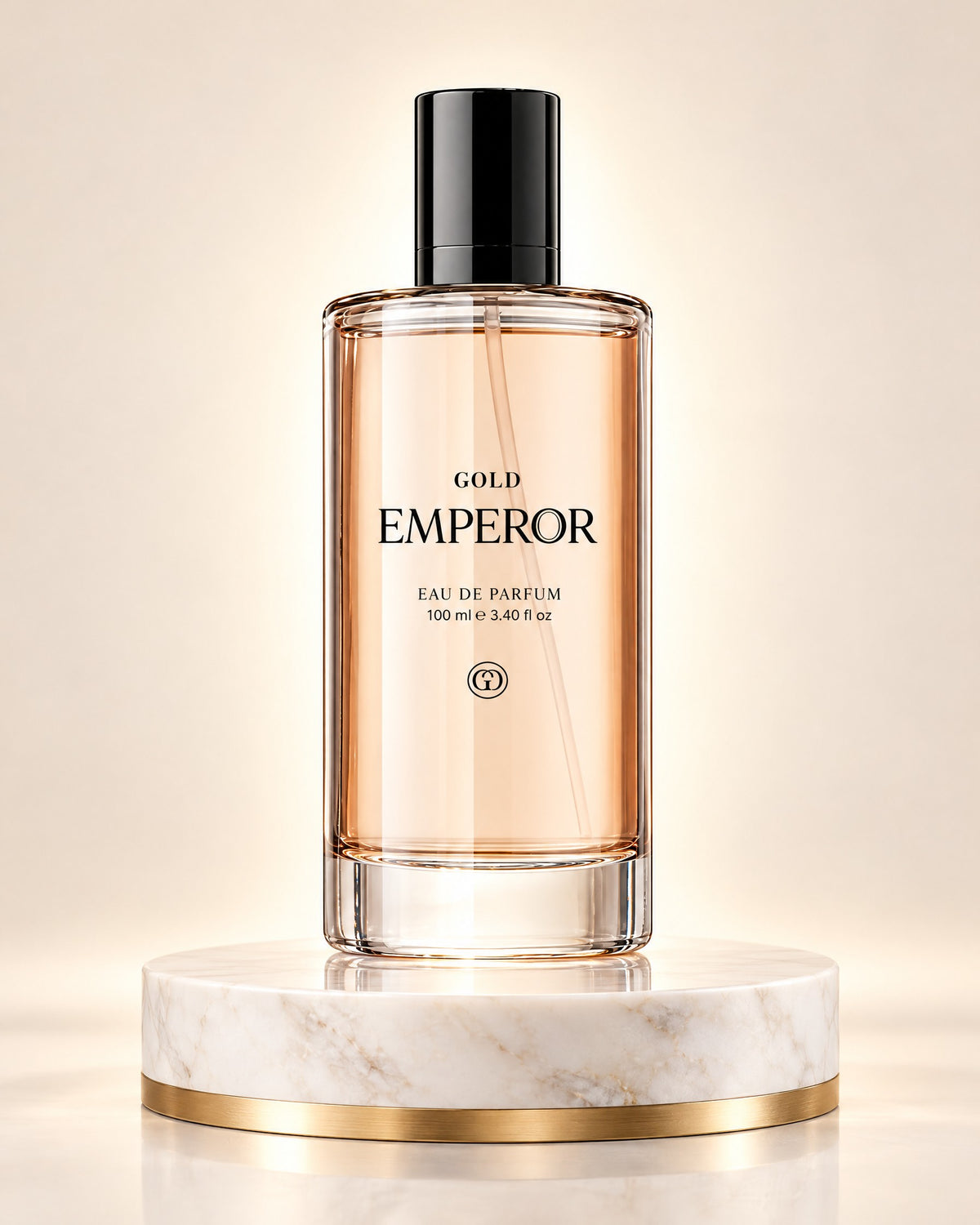 GOLD Emperor Eau de Parfum 100 ml, apricotfarbener Flakon mit schwarzer Kappe auf Marmorpodest mit Goldrand
